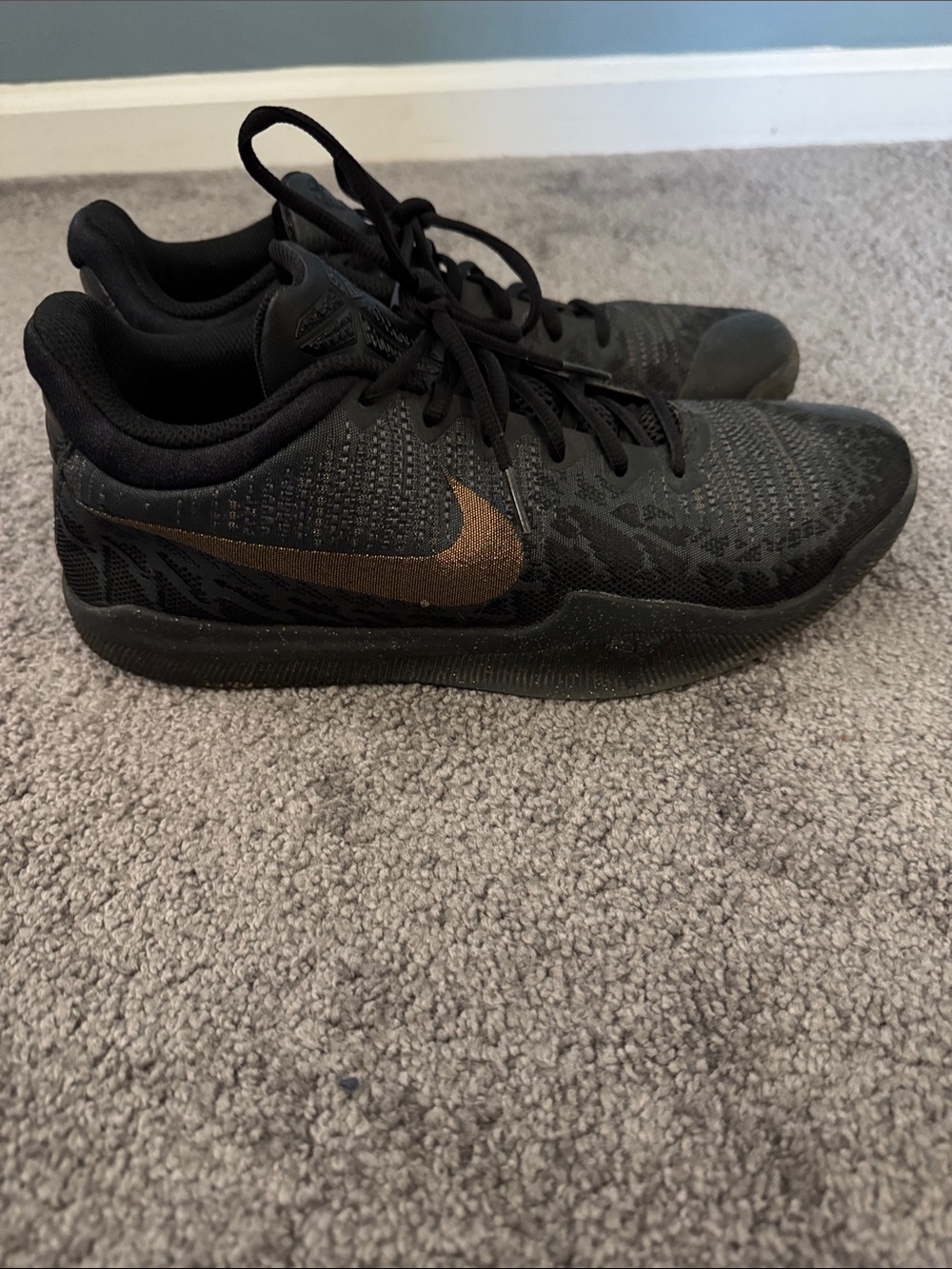 Nike Mamba Rage ‘Gold Stars’ Colorway black/gold Men’s Size 9.5